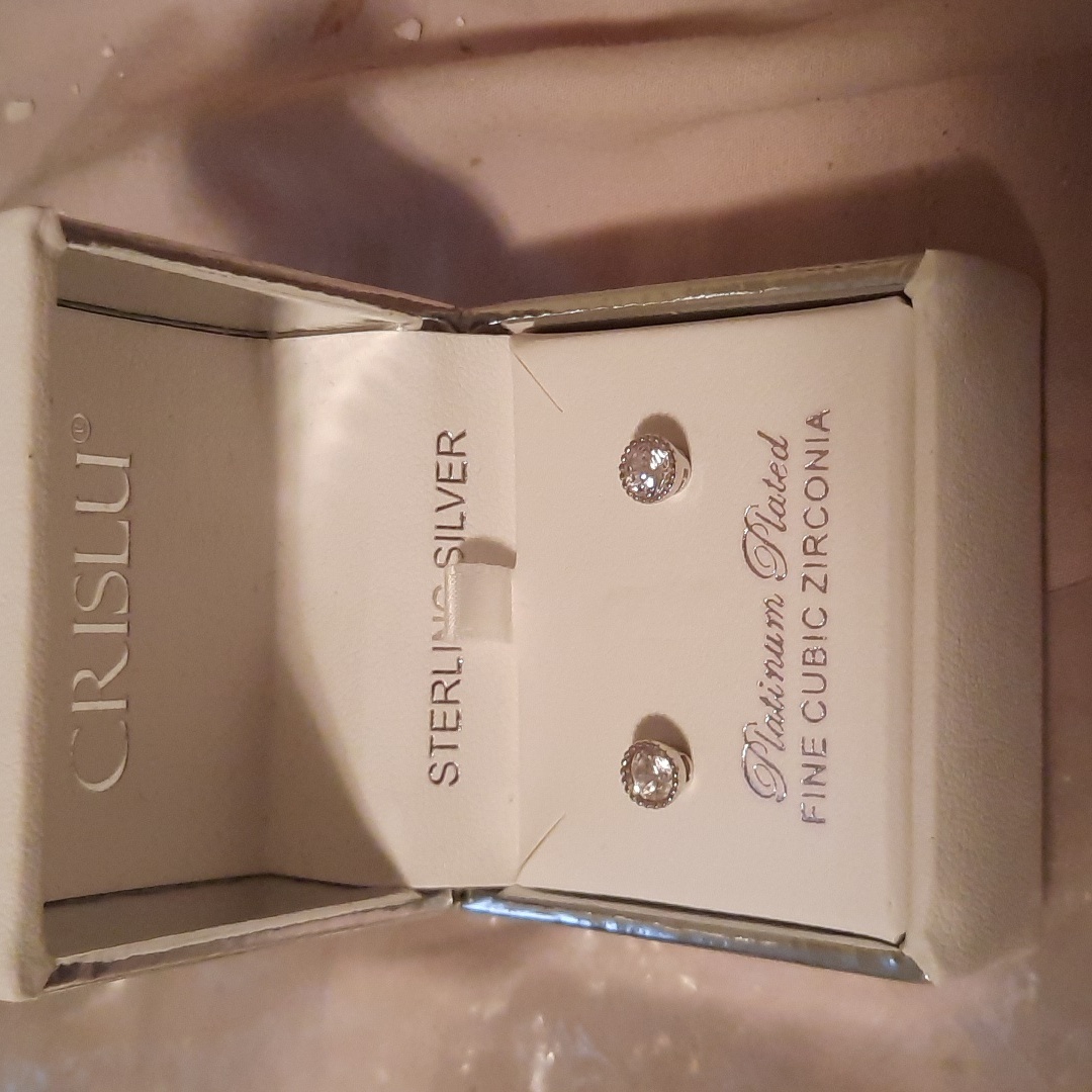 Authentic Crislu Platinum Wedding Sterling Silver Stud Earrings In Elegant Box
